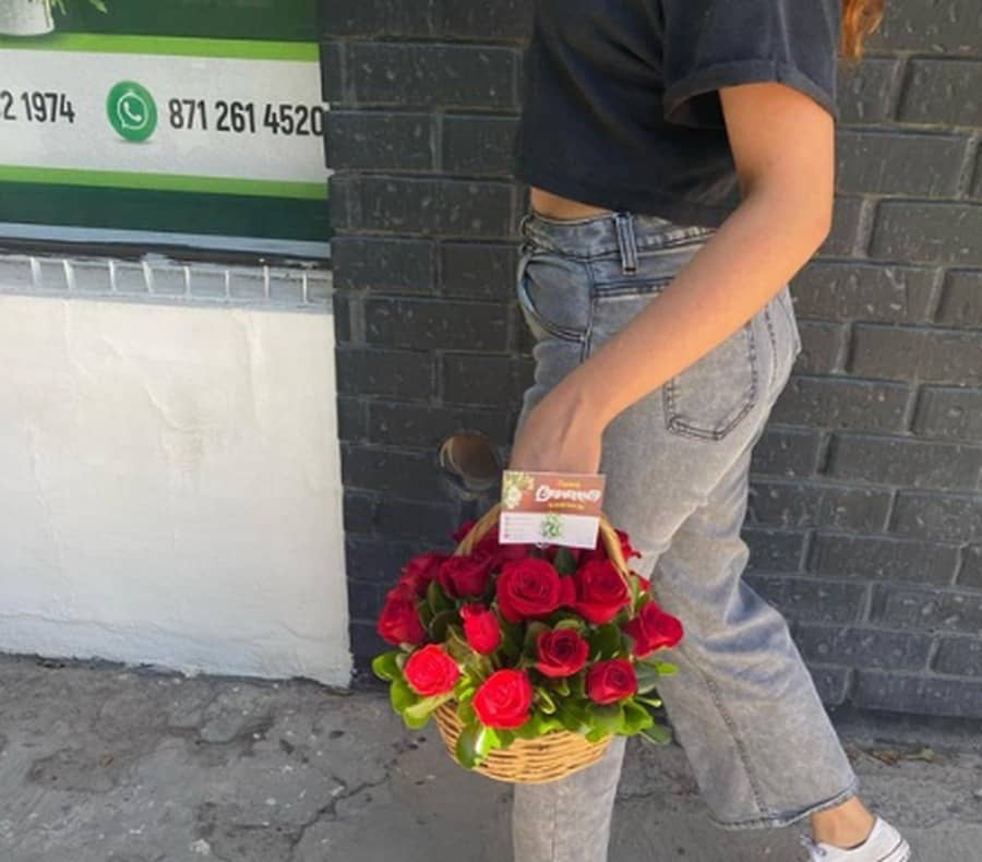 Rosas en canasta — Florería Casablanca Torreón