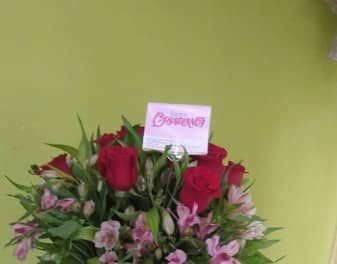 Florero de 12 Rosas y Astromelia — foto 1 Florería Casablanca Torreón