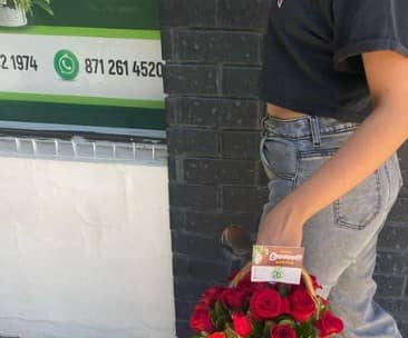 Canasta con 24 Rosas Rojas — foto 1 Florería Casablanca Torreón