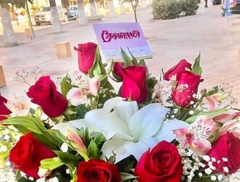 12 Rosas rojas (caja chica) — arreglo floral Florería Casablanca Torreón