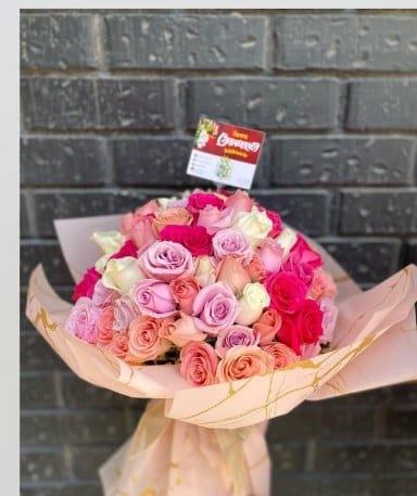 Ramo 50 rosas — arreglo floral Florería Casablanca Torreón